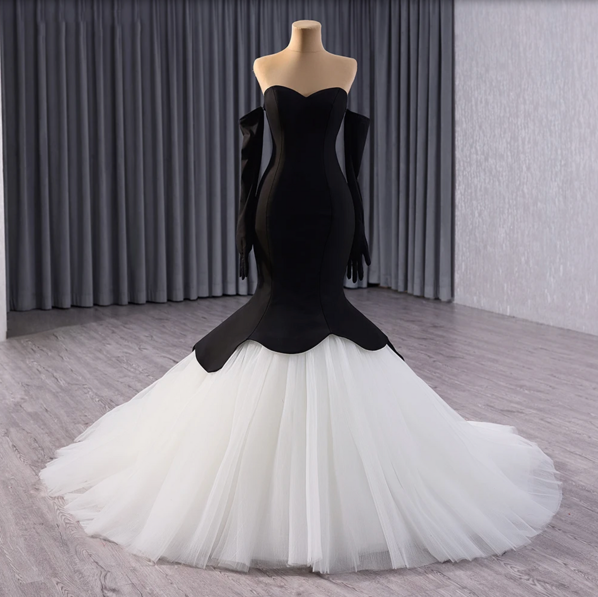 Hepburn Audrey Gown - Customized