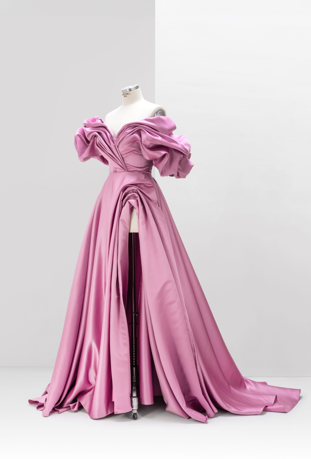 F1 Gown
