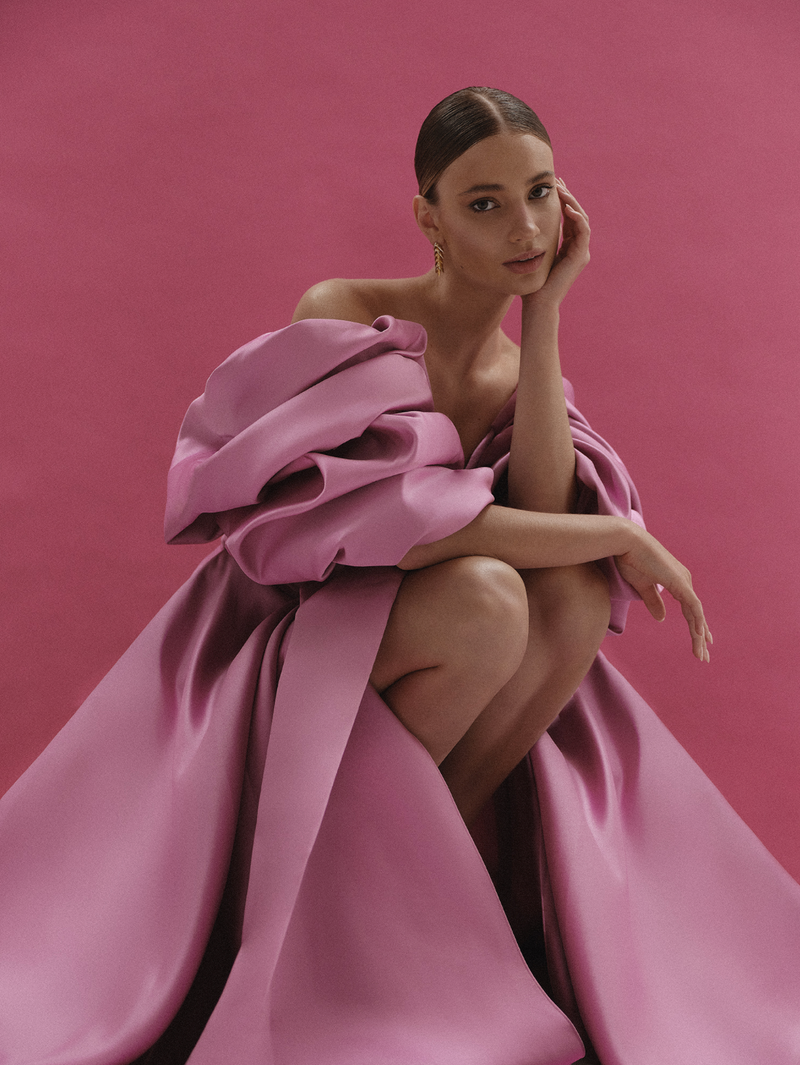 F1 Gown