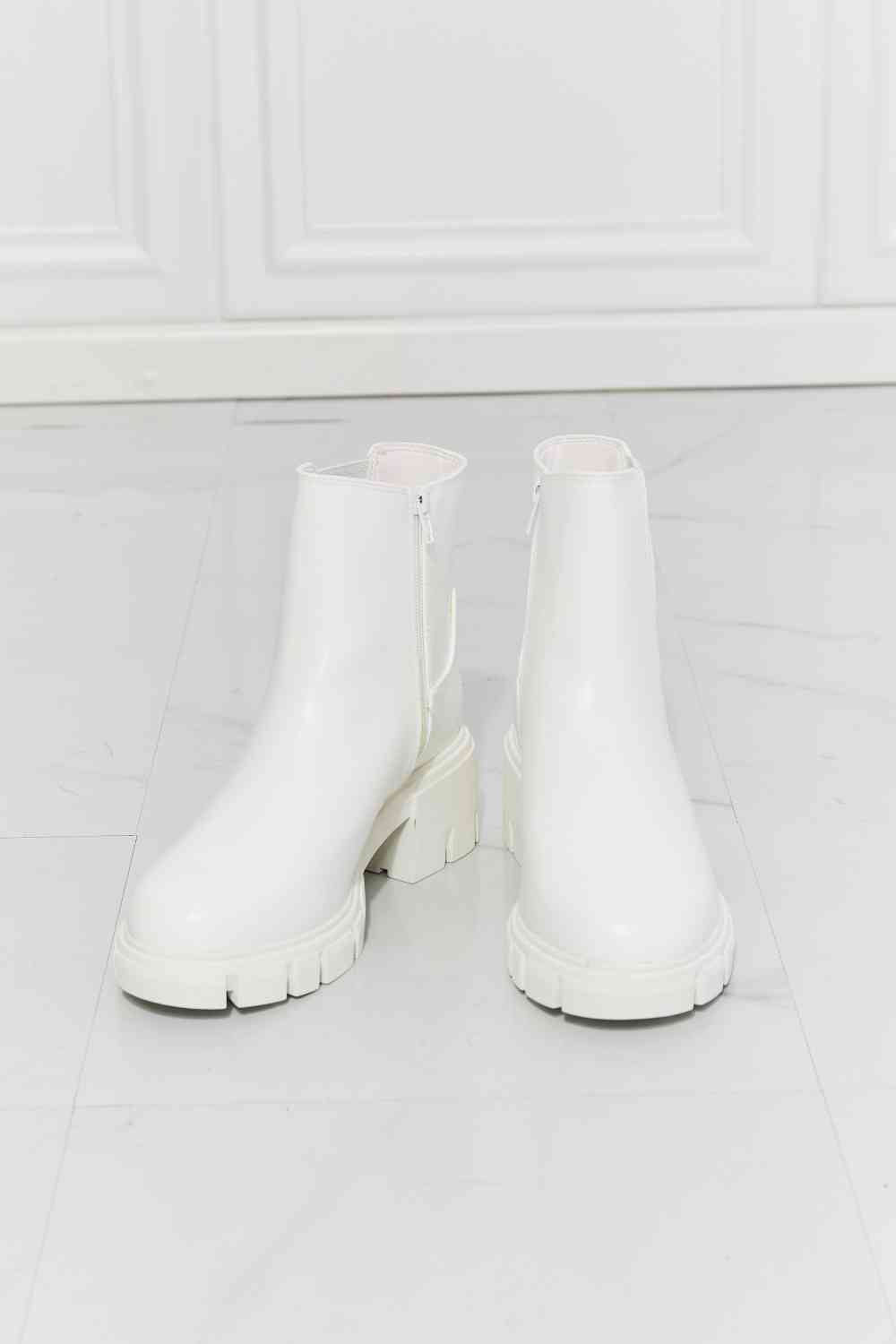 Journi Boots in White