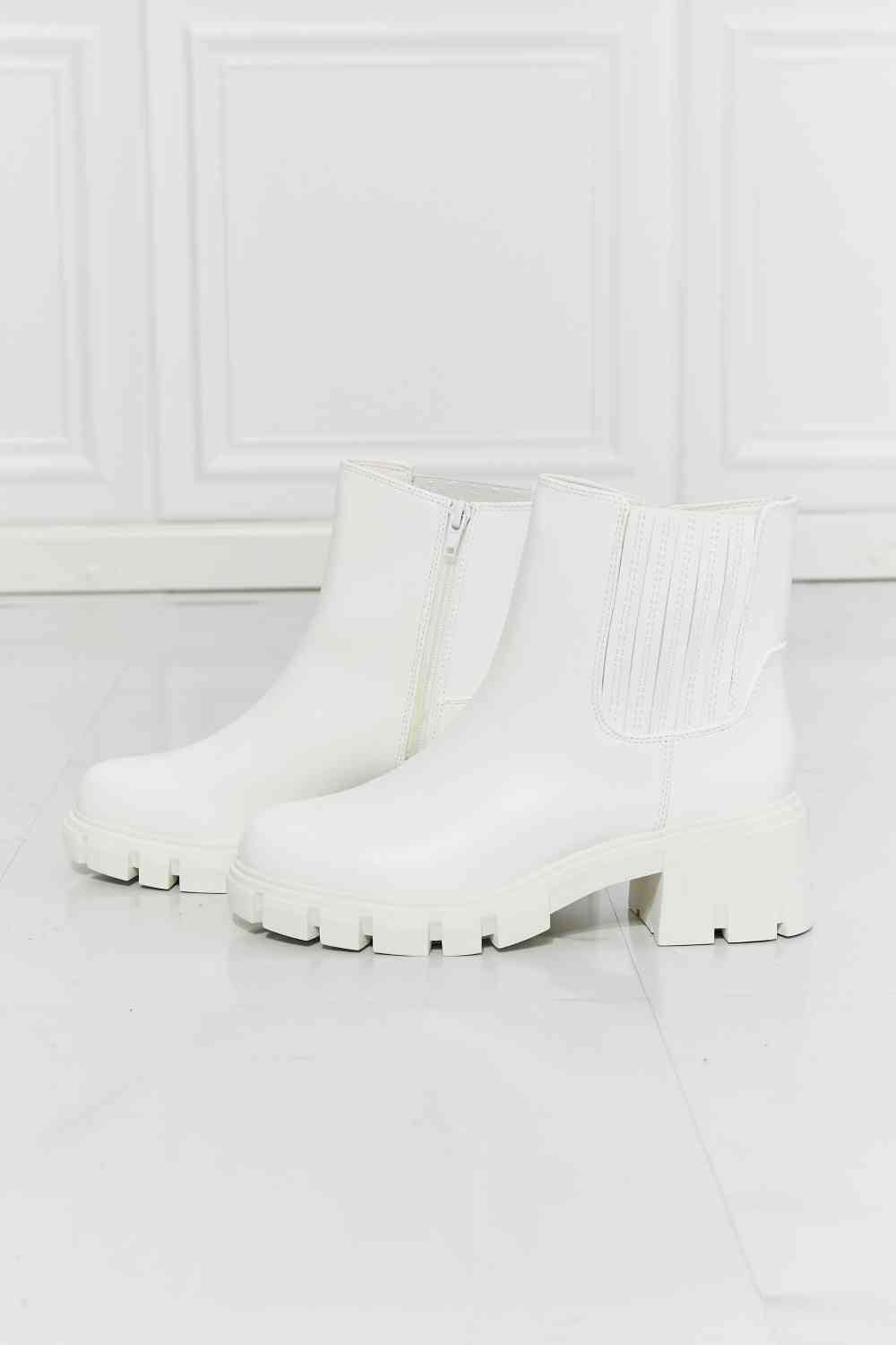 Journi Boots in White
